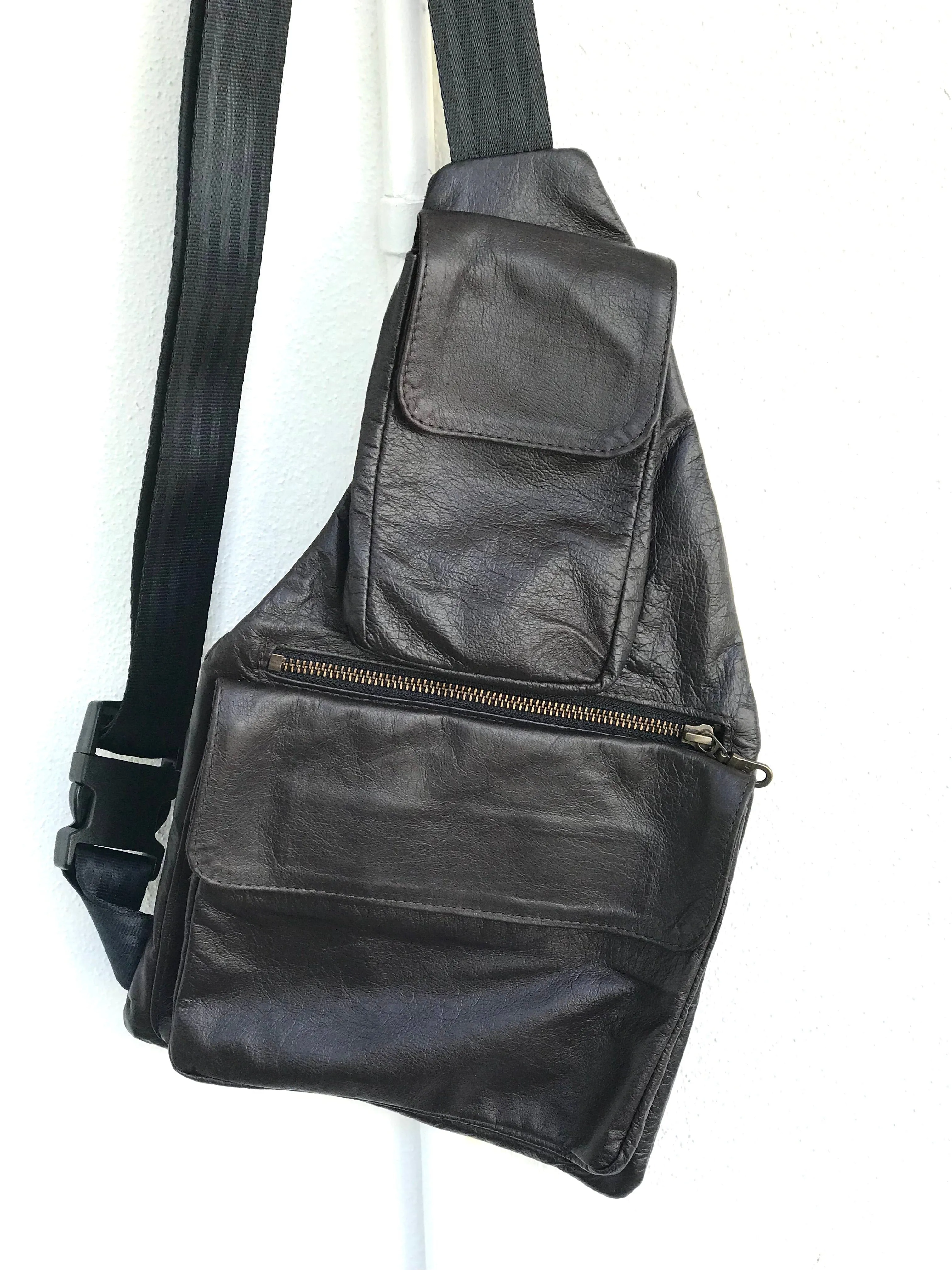 Men’s Crossbody Sling Bag - Cowhide - Black